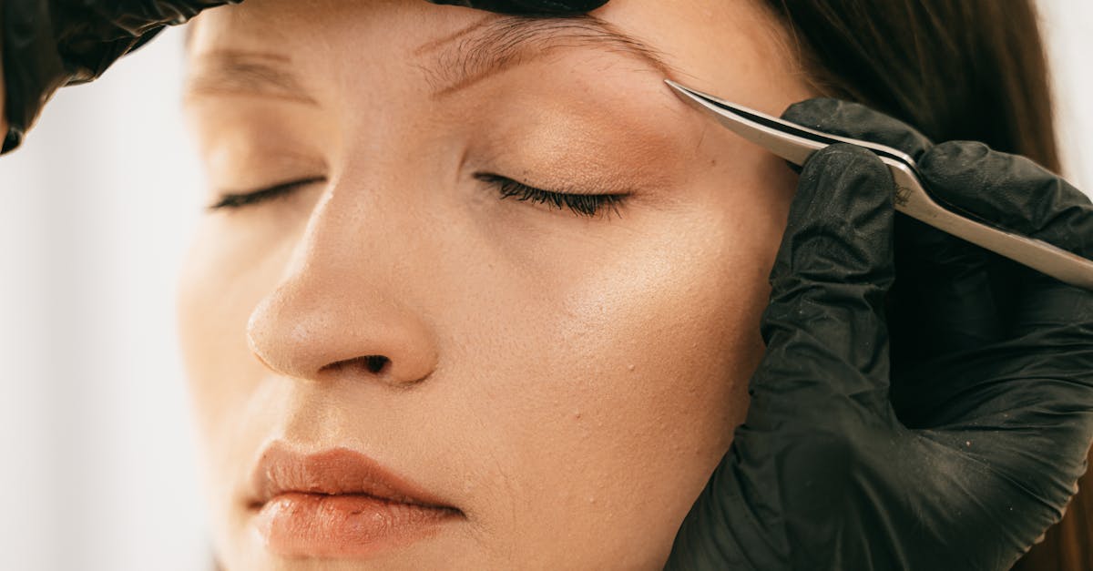 Best Makeup for Tired Eyes: A Practical Guide