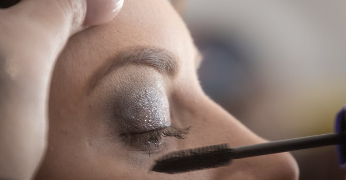 Makeup for Close-Set Eyes: Techniques to Widen the Space Between Your Eyes