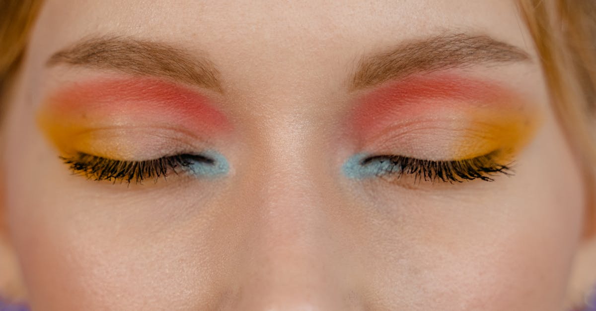 How to Make Eyeshadow Last All Day Without Fading